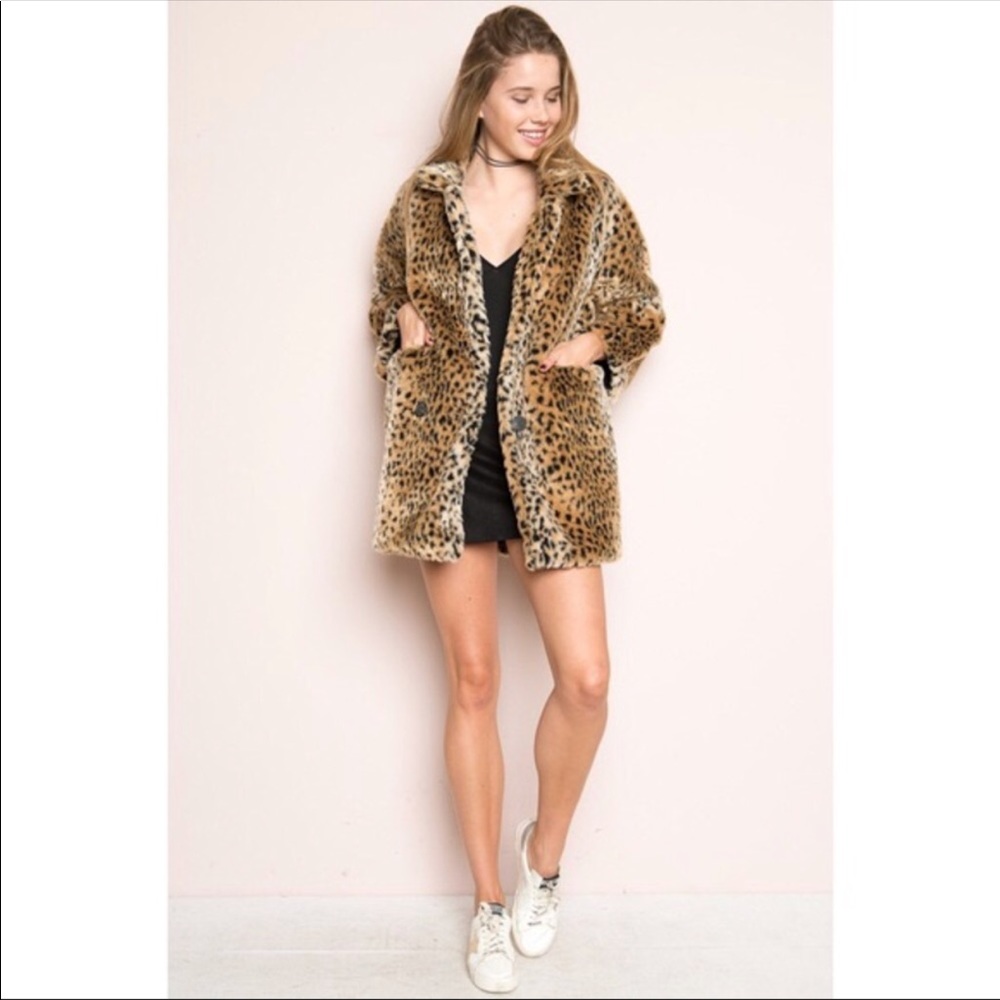 Brandy Melville faux fur coat